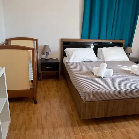 Eva στην περιοχή * Eretria (Evia)