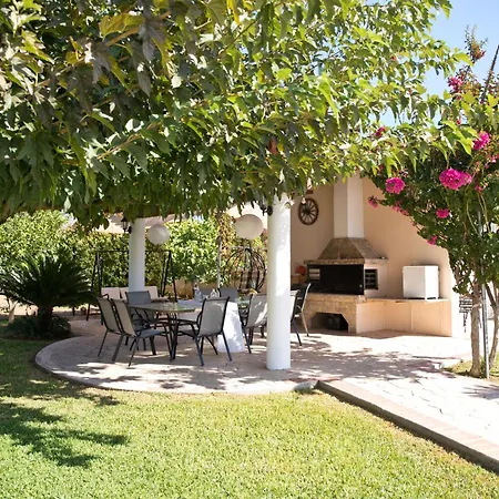 Eva στην περιοχή Villa Eretria (Evia)