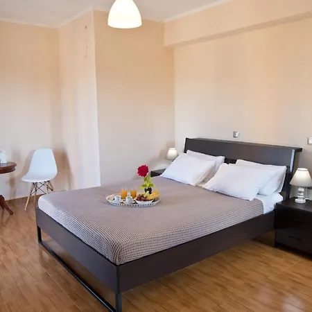 Eva στην περιοχή * Eretria (Evia)