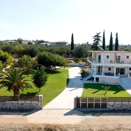 Eva στην περιοχή Villa Eretria (Evia)