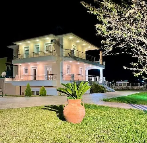 Eva στην περιοχή * Eretria (Evia)