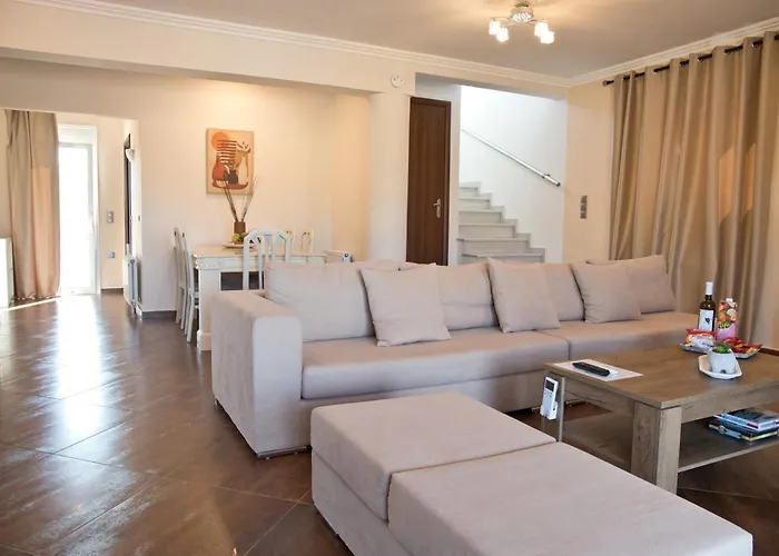 Eva στην περιοχή Villa Eretria (Evia)