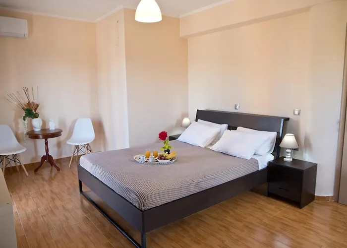 Eva στην περιοχή * Eretria (Evia)