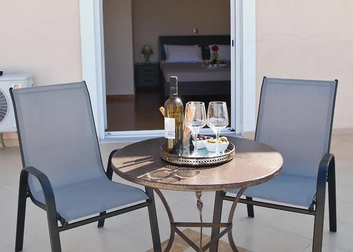 Eva στην περιοχή * Eretria (Evia)